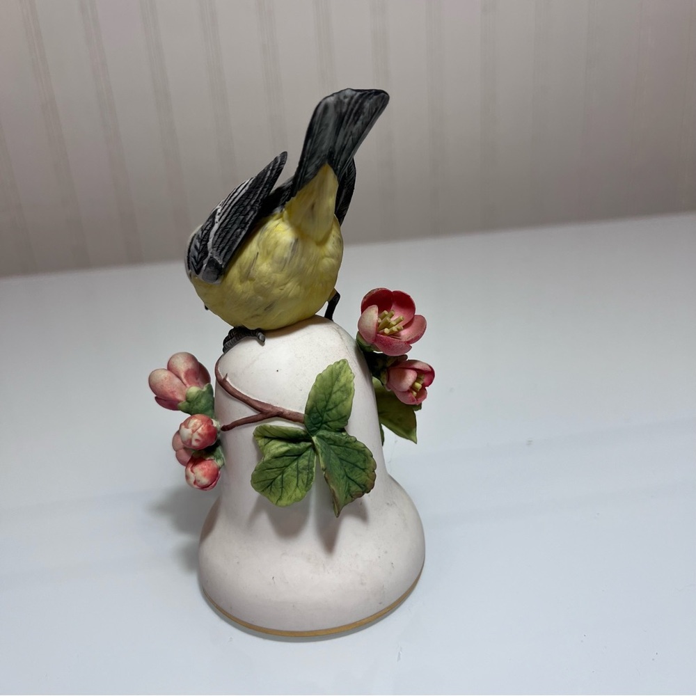 Blue Tit Porcelain Bell by Peter Barrett 1981 Franklin Porcelain Bird Figurine - Picture 2 of 11
